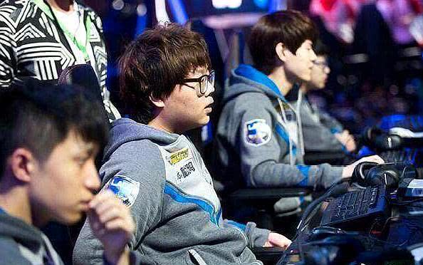 等待与强侧 等待与强侧